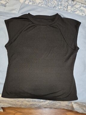 CIDER Solid Round Neckline Short Sleeve Tee